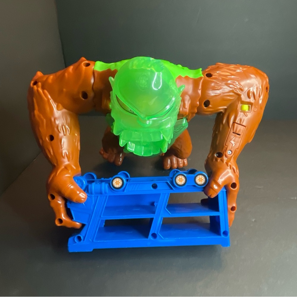 Hot Wheels Toxic Gorilla Bus Slam Action Figure Lights Sounds Gorilla WORKS - Picture 10 of 14